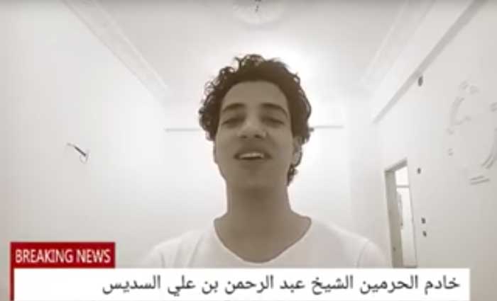 شاب مصري يقلد أصوات كبار المؤذنين