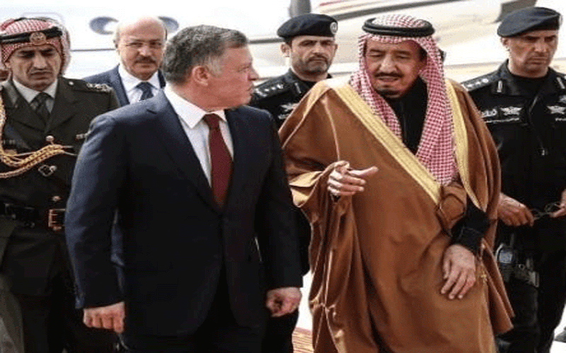 الملك سلمان يتصل بالملك