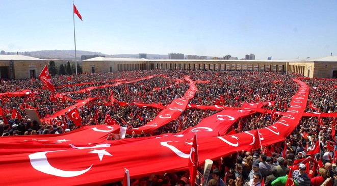 أردوغان يعيد الذاكرة بالناخبين لزمن السلاطين