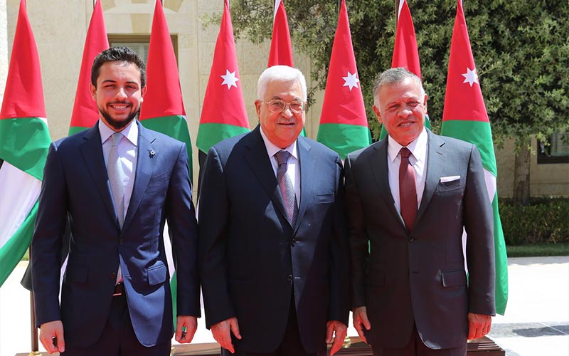 عباس: الملك حملني تحياته إلى أمير