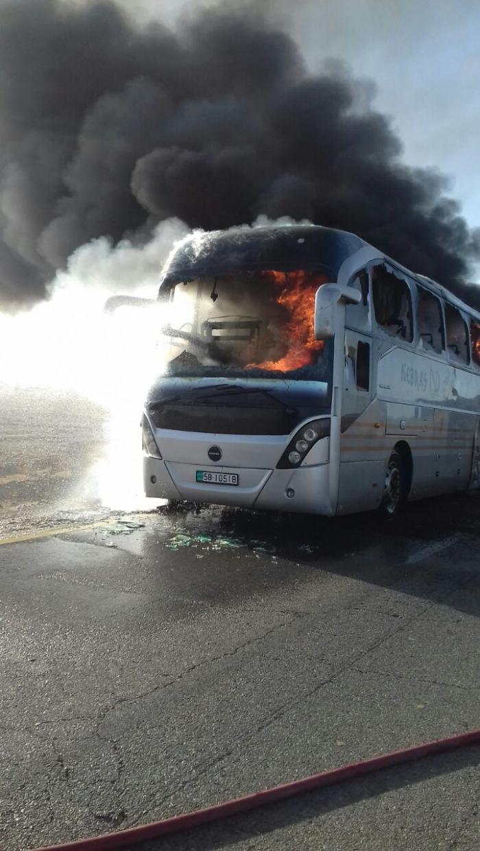 حريق حافلة معتمرين بمعان ولا إصابات