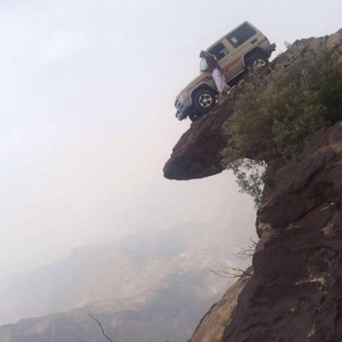 الطفلة جنى.. الناجية الوحيدة من حادث