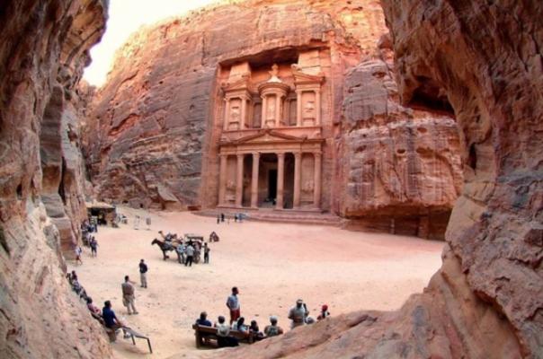 سلطة إقليم البترا تطرح فرصا استثمارية
