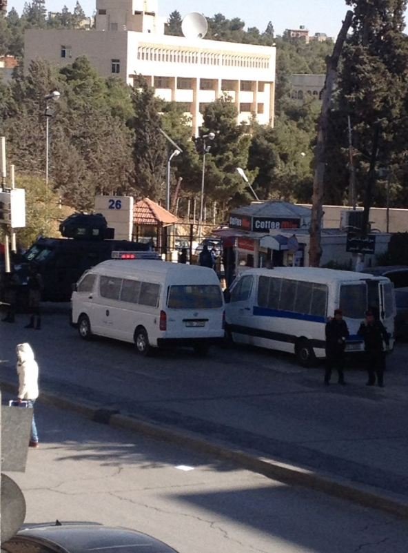 مظاهر أمنية كثيفة في محيط الجامعة