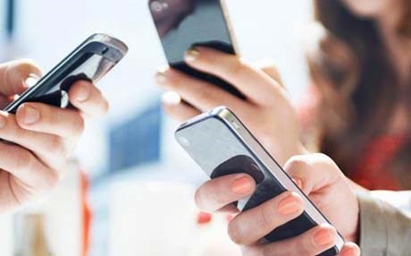 تطبيقات على هاتف الزوج تؤكد أنه