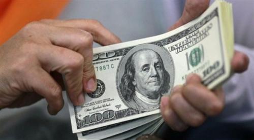 الدولار يتلقى دعما من عودة المراهنة
