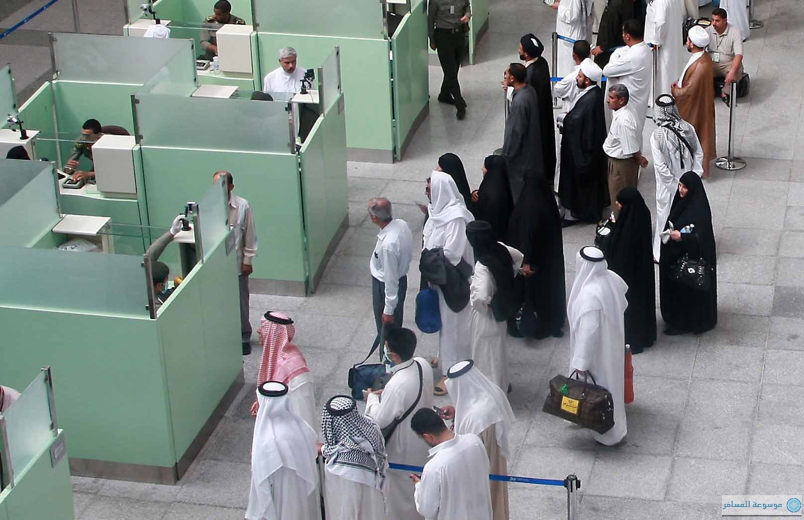 تعطل 200 معتمر أردني في مطار