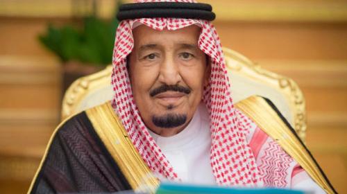 الملك سلمان يدعو إلى قمة سعودية