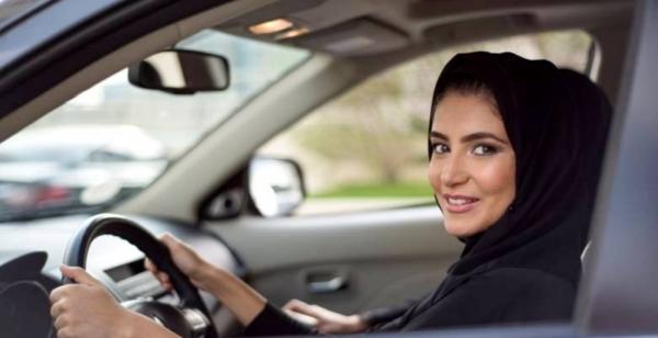 1000 سعودية يخططن للعمل «سائقات أجرة»