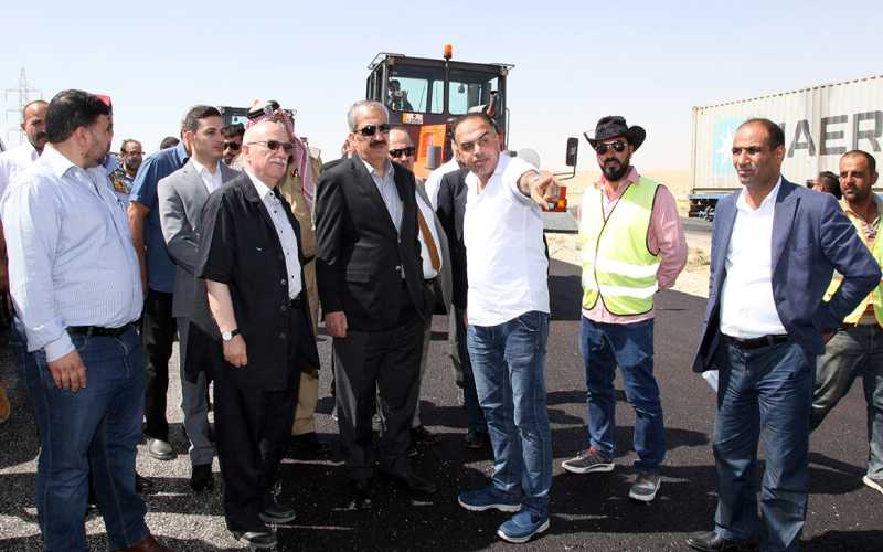 وزيرا الداخلية والاشغال يتفقدان العمل بمشروع