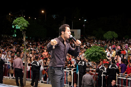 حسين السلمان وعبد الله كيوان يضيئان