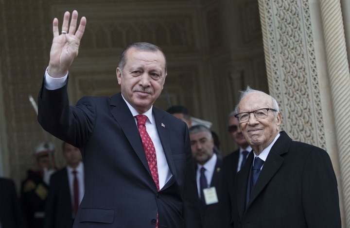 رفع أردوغان شعار quotرابعةquot أثناء زيارته