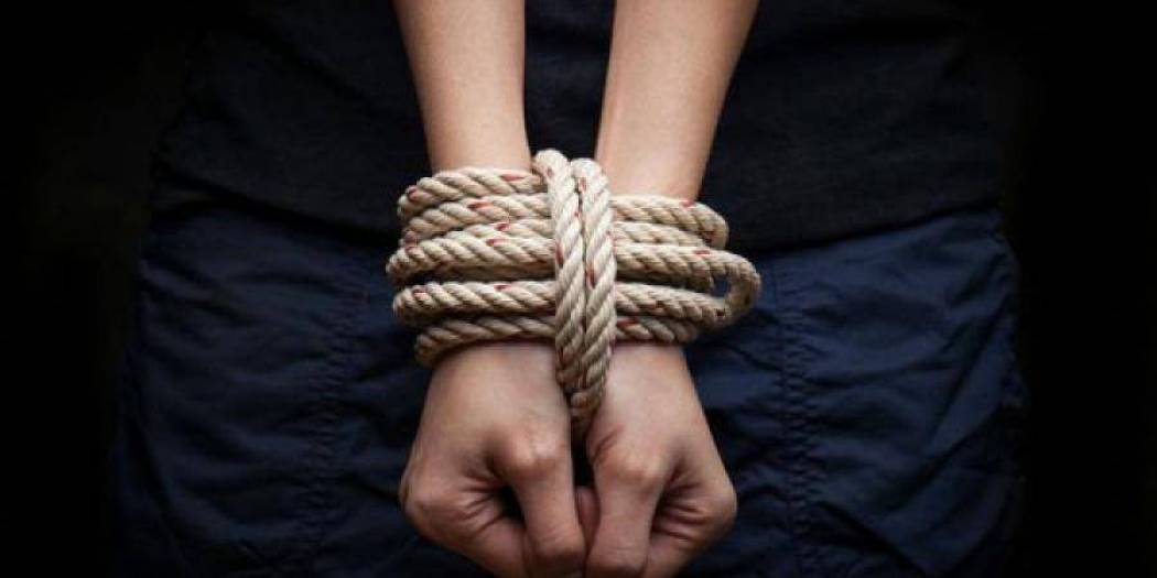 القبض على أربعة أشخاص خطفوا آخر