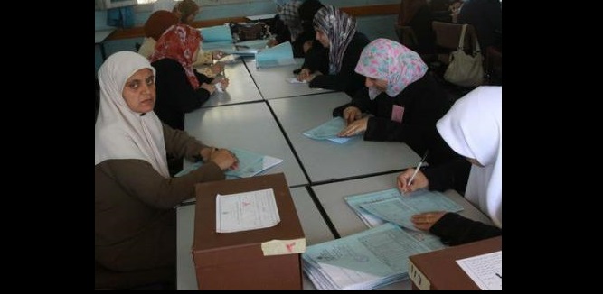 الانتهاء من تصحيح دفاتر التوجيهي والبدء