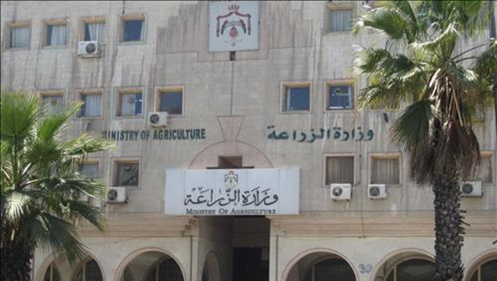 الزراعة تنهي حملة مكافحة حافرة اوراق