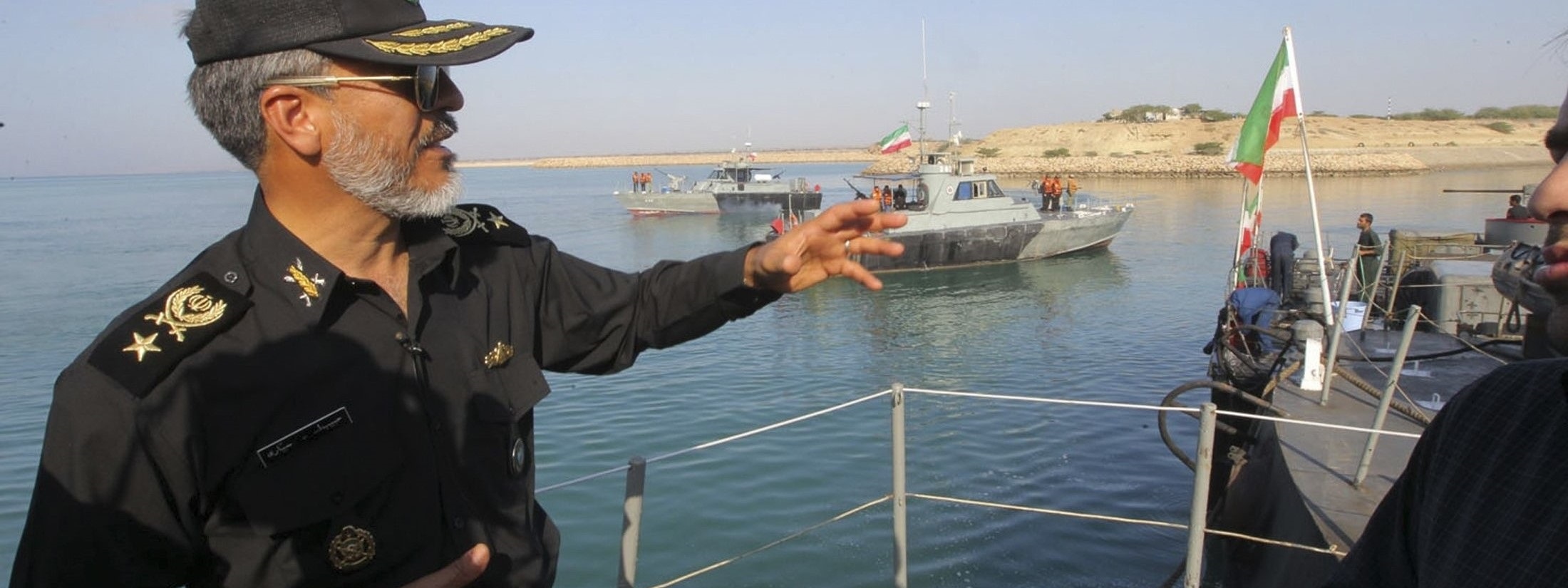 مدمرتان ايرانيتان عند مدخل باب المندب