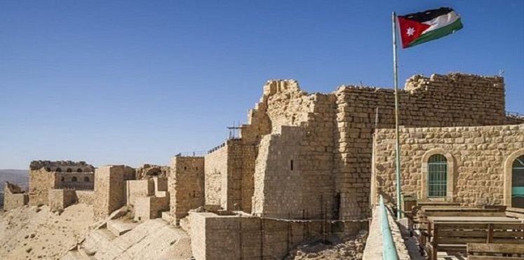 شاهد بالفيديو .. الاحتجاجات على صهوات