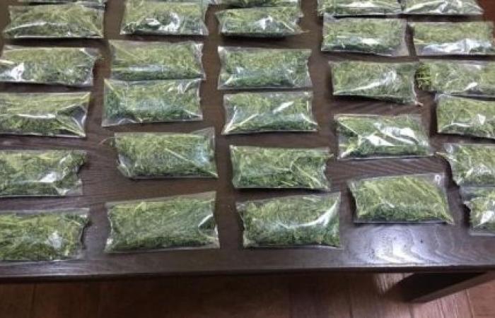 ضبط فتاة وشاب بحوزتهما اكياس من