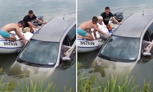 مراهقان ينقذان عجوزين من داخل سيارة