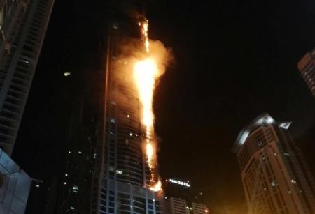 حريق هائل في أحد الأبراج الشاهقة
