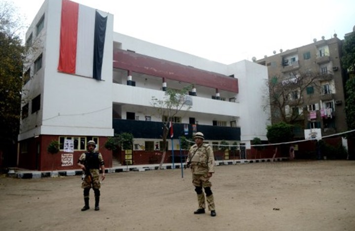 حبس طاقم طبي مصري لنسيانه فوطة