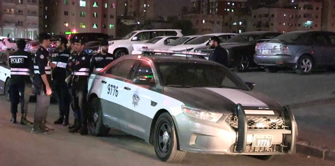 فتاتان كويتيتان تطعنان شابا بعد سهرة