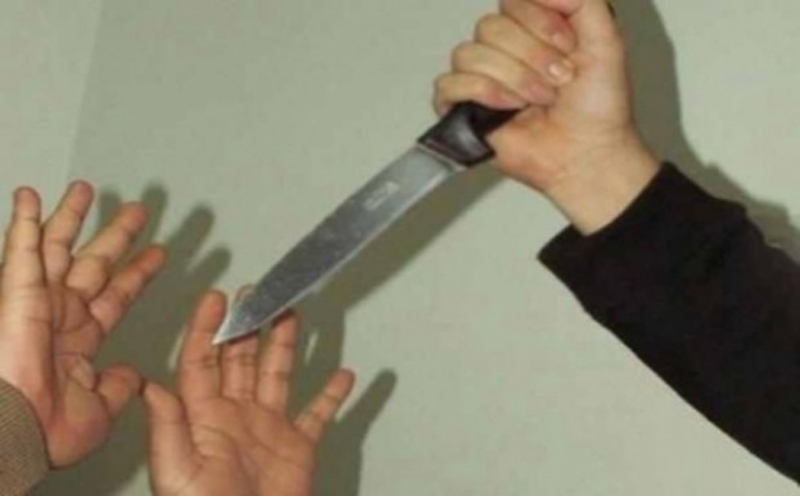 مقتل عشريني طعنا على يد شقيقه