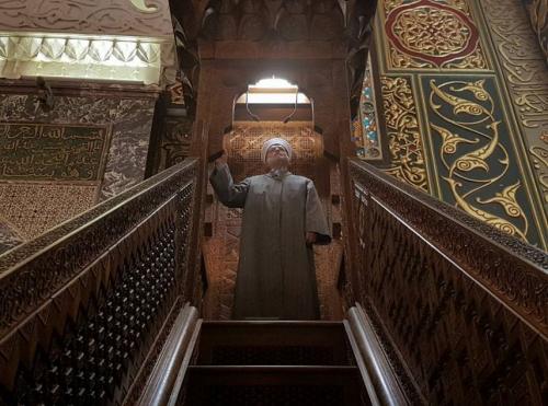 آلاف يصلون الجمعة بشوارع القدس وأعداد