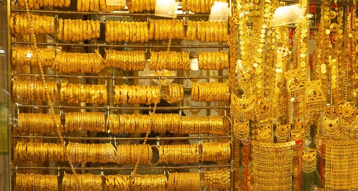 الذهب يتراجع لأقل مستوى في أسبوع