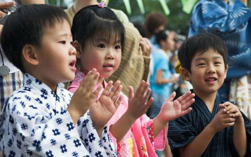 المجتمع الياباني هرم ، تناقص مستمر