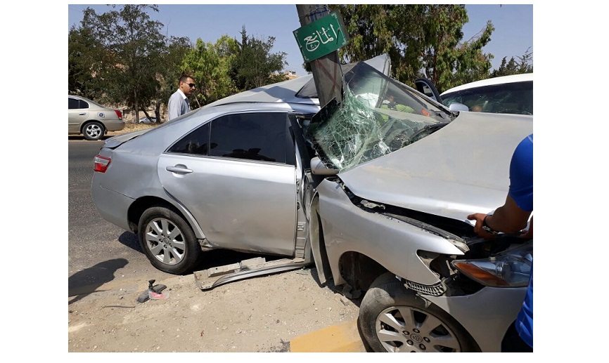 ٥ إصابات بحادث مروع في عمان..