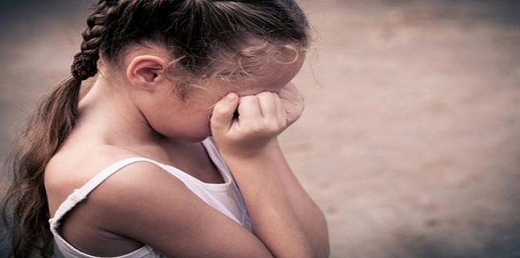 القبض على أسرة يمنية عذبت طفلة