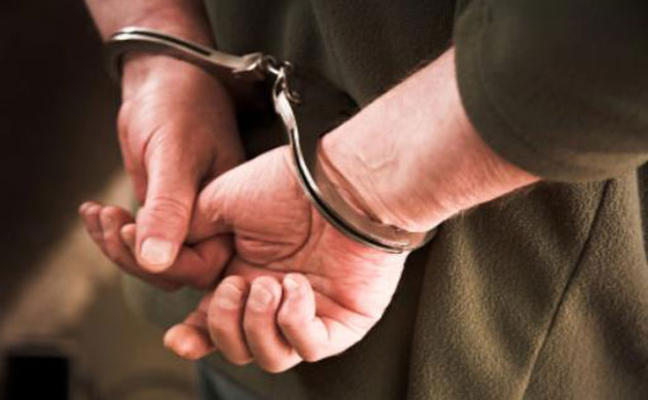 ضبط شخصين أطلقا النار على موظفي