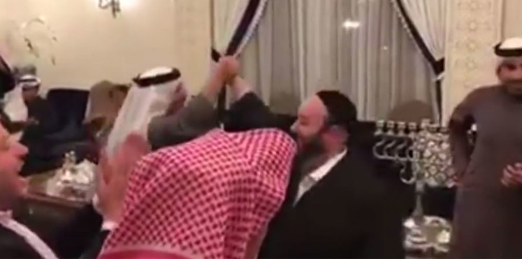 بالفيديو.. حقيقة احتفال اليهود في البحرين