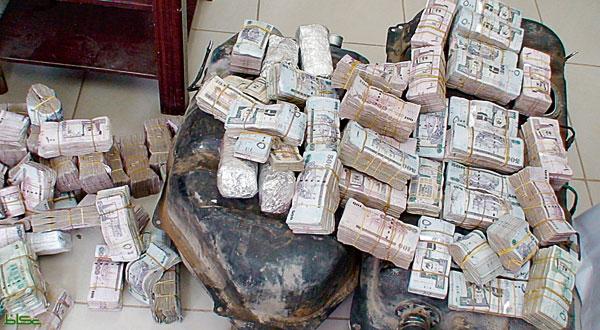 أردني يحاول تهريب 15 مليون ريال
