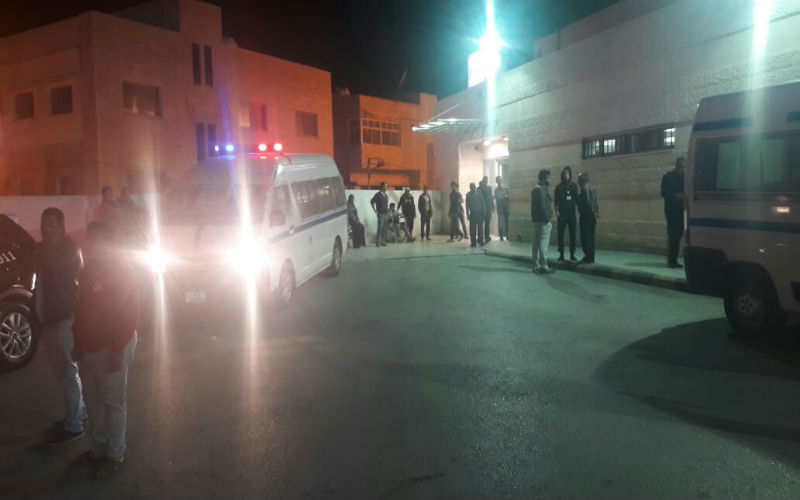 عمان: وفاة شاب طعنا على يد
