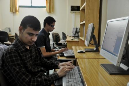 أكفاء على مقاعد الدراسات العليا بكفاءة