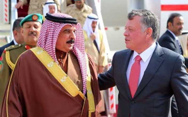 الملك يزور المنامة ويعزي بوفاة الشيخة