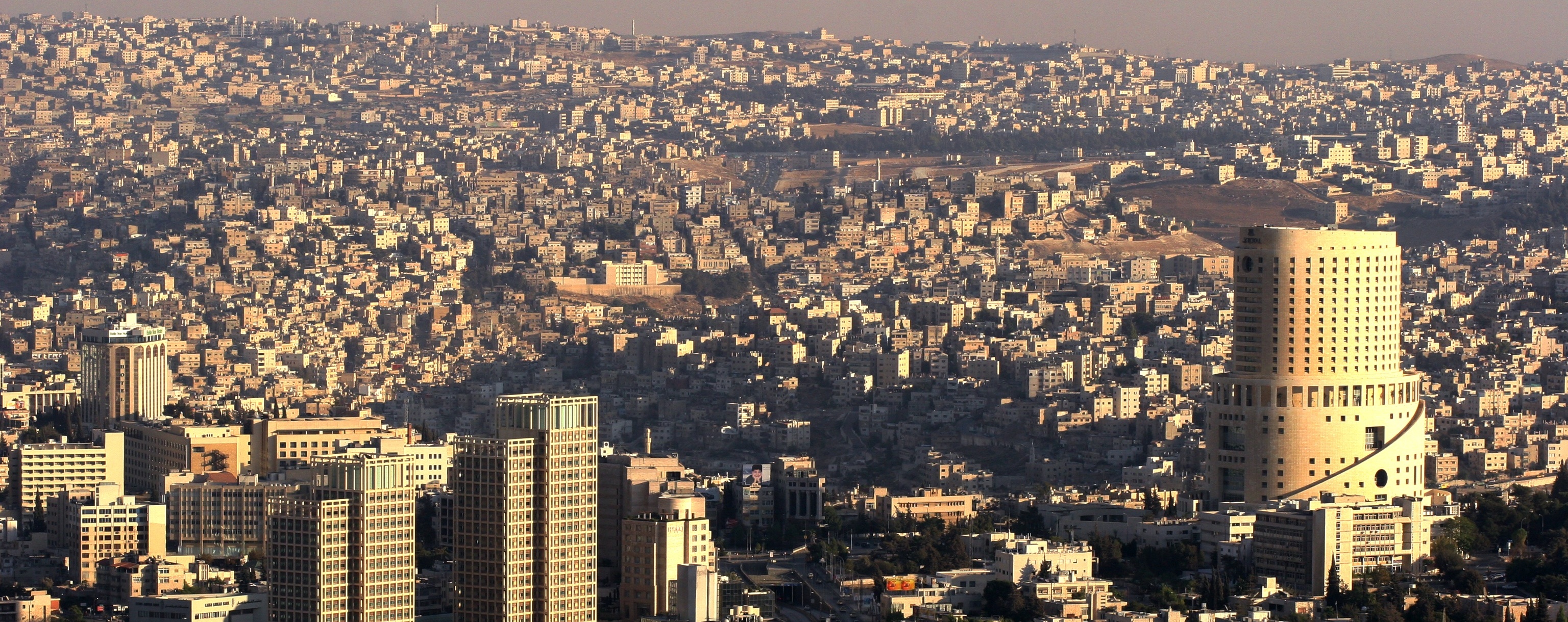 تجار يتهربون من إصدار الفواتير والضريبة