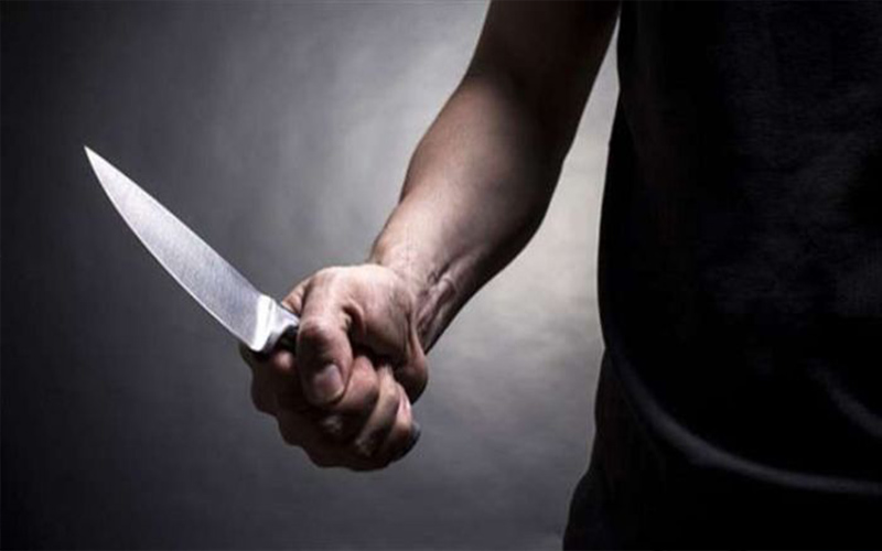 إصابة شاب طعنا بمشاجرة عائلية في