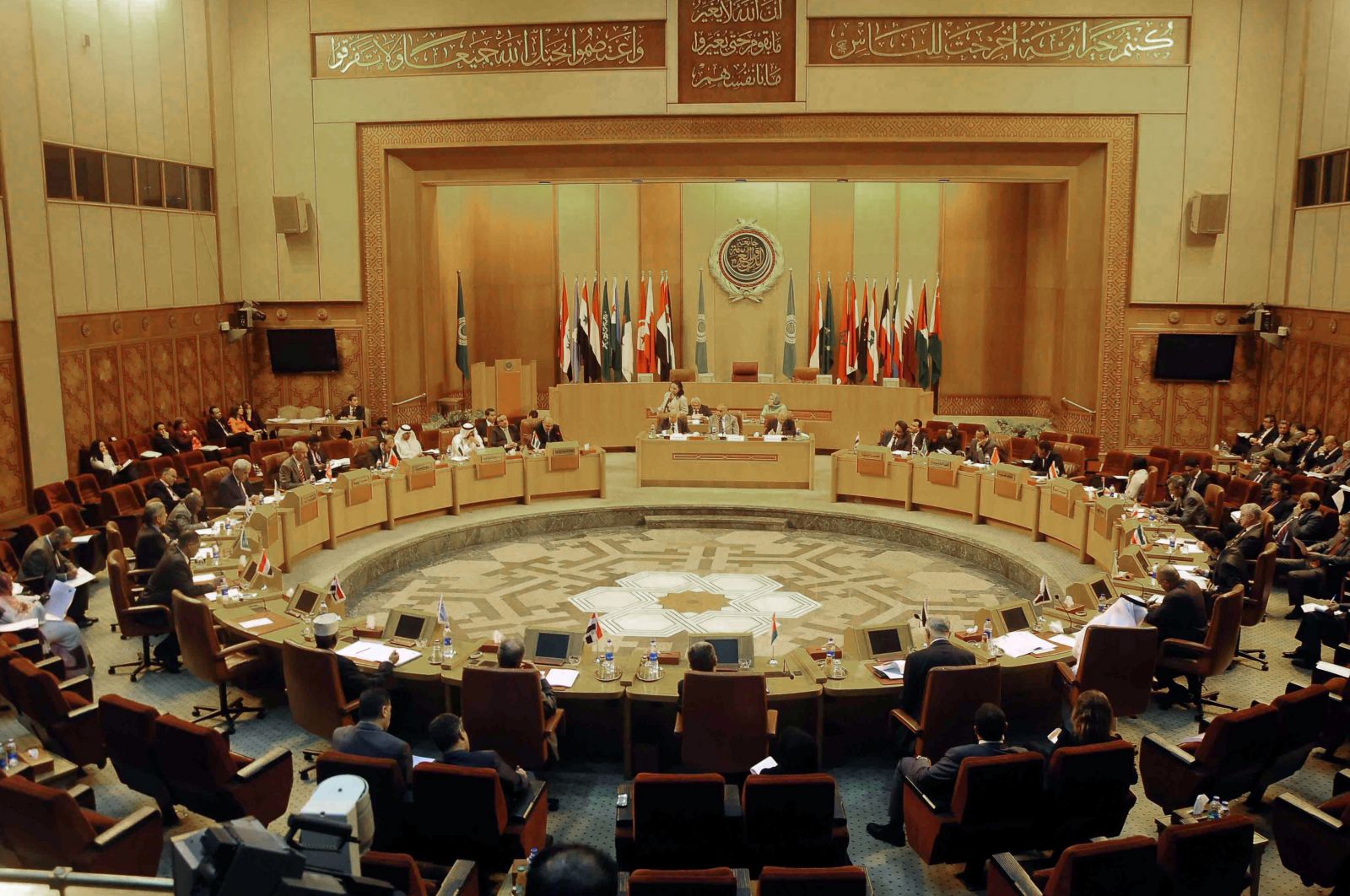 الجامعة العربية تعبث وتؤيد طلب فلسطين