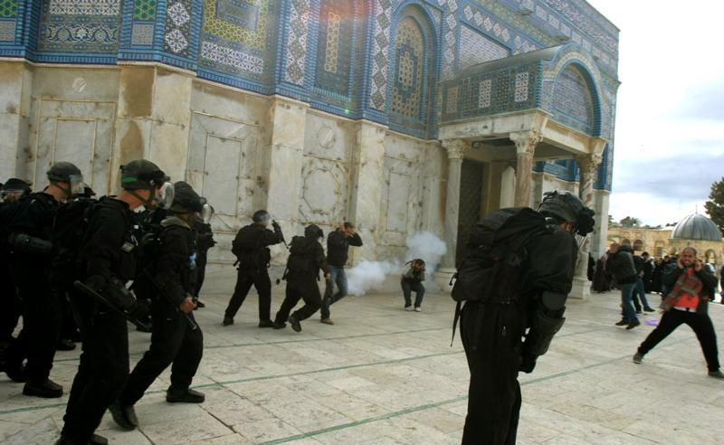 جمعة غضب تنديدا بانتهاكات الاقصى