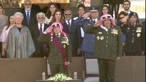 الملك يصل ميدان الراية لبدء استعراض