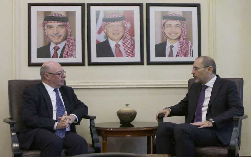 الصفدي وبيرت يبحثان العلاقات الأردنية البريطانية