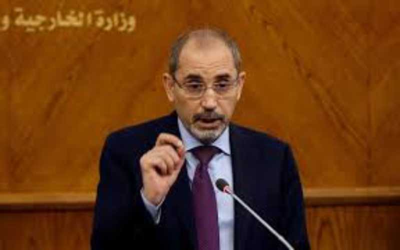 وزير الخارجية يبحث تعزيز العلاقات الثنائية