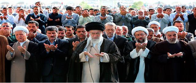 إيران زعيمة الممانعة تناضل لتصفية حماس