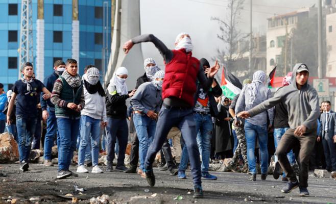 الاحتلال يقمع انتفاضة الفلسطينيين بالقوة العسكرية