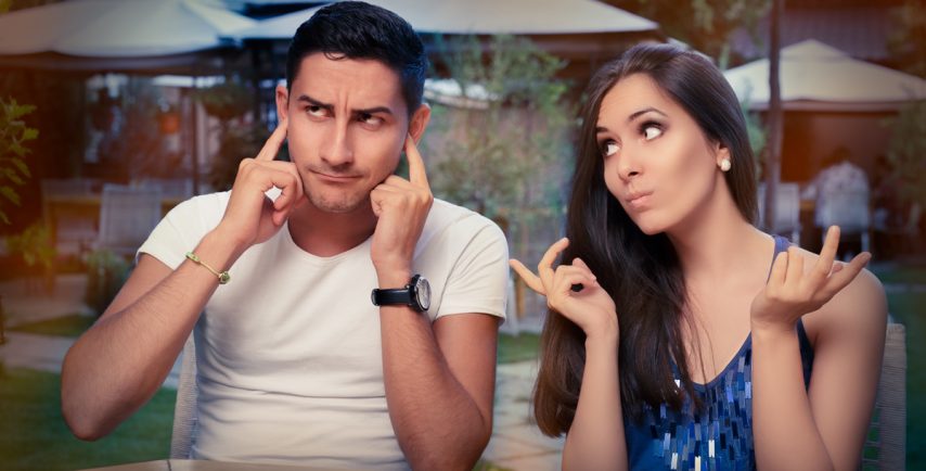 كيف تتصرفين إذا أغاظك زوجك أمام