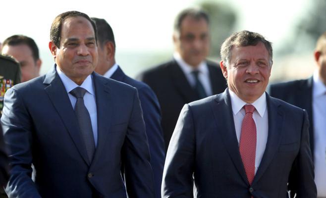 الملك يبحث مع السيسي التطورات الإقليمية