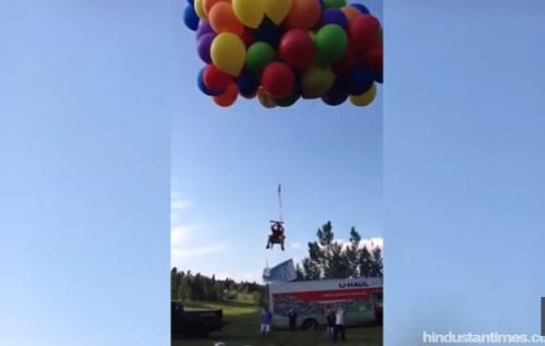 بالفيديو: مغامر يحلق في السماء بعشرات